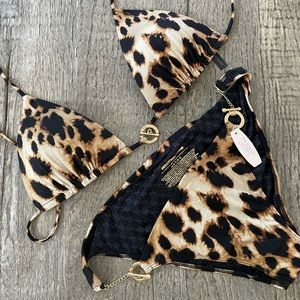 NWT Victoria’s Secret push up triangle bikini.